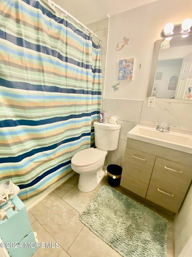 Building Photo - 364 Westwood Ave