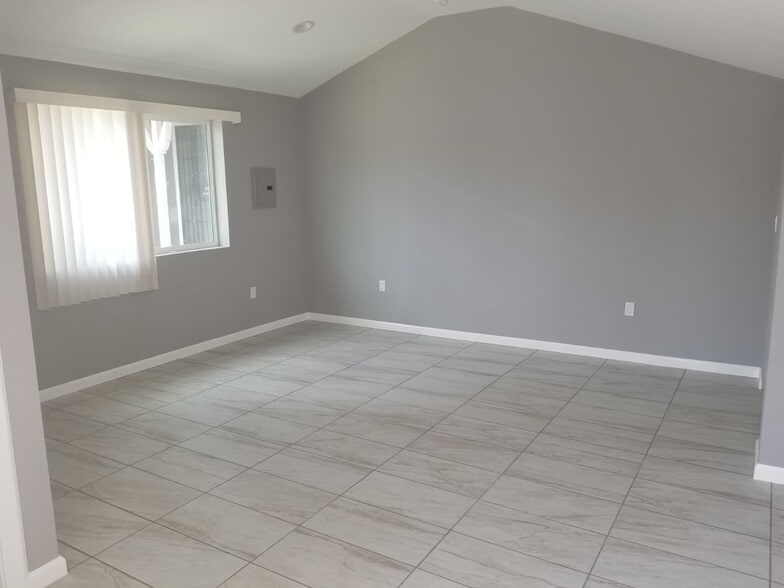 Building Photo - 7514 Garden Grove Ave