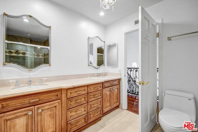 Building Photo - 1515 Outlook Cir