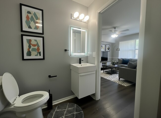 Building Photo - Renovated 2 Bedroom Townhome for Rent in Cullman, AL – Pet Friendly with Parking