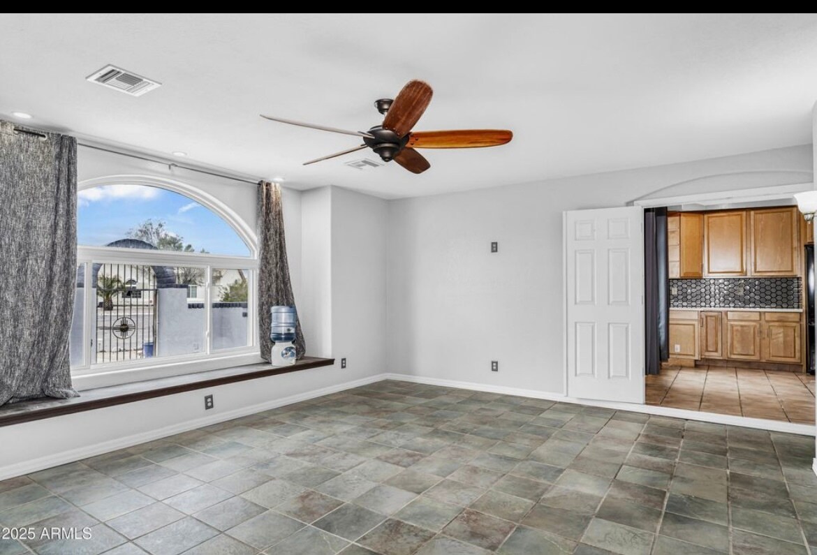 Building Photo - 15482 S Sequoia Cir