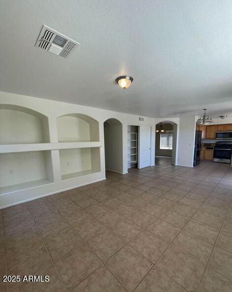 Building Photo - 3613 E Potter Dr