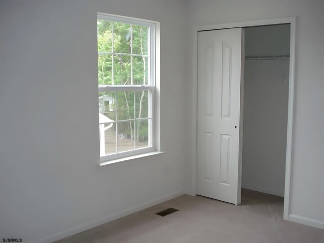 Building Photo - 3 Woodmere Avenue