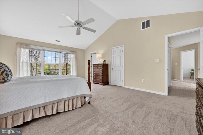 Building Photo - 928 Waterview Dr
