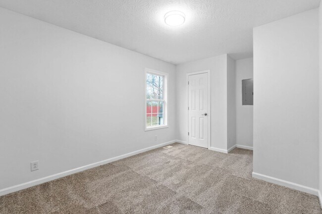 Building Photo - 941 Crabapple Ln
