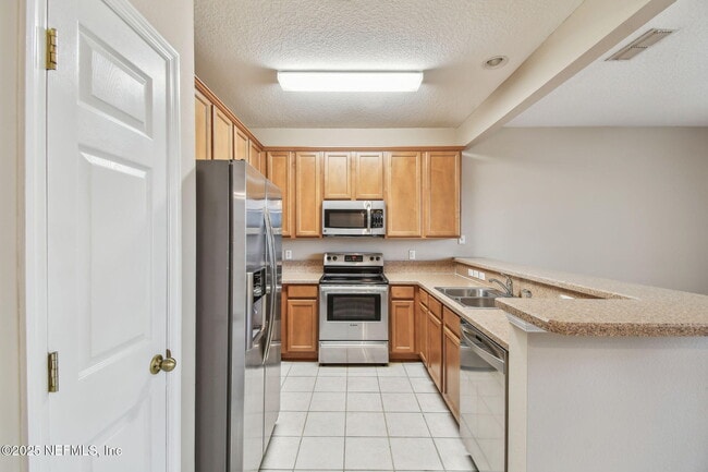 Building Photo - 5831 Parkstone Crossing Dr