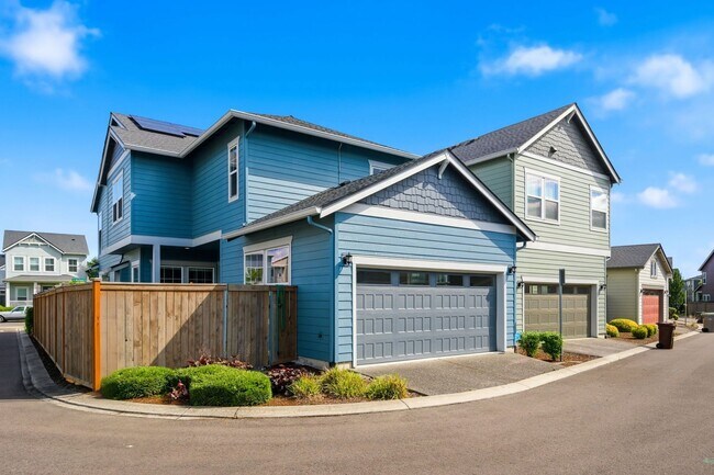 Building Photo - 3485 SE Birchleaf St
