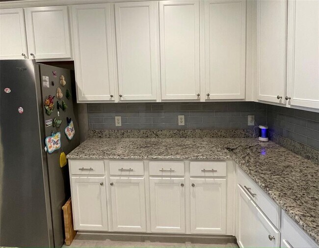 Building Photo - 5616 Las Lomas Ln