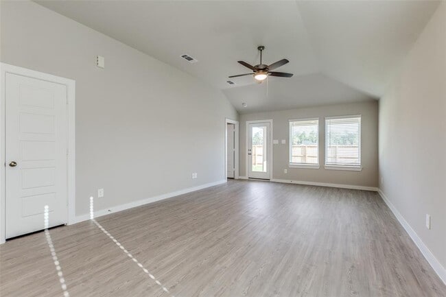 Building Photo - 925 Oak Mist Ln