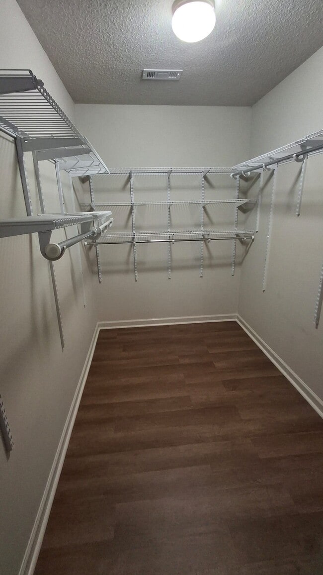 Building Photo - 2616 Slate Dr SW