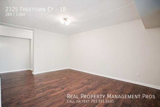 Building Photo - 2325 Freetown Ct