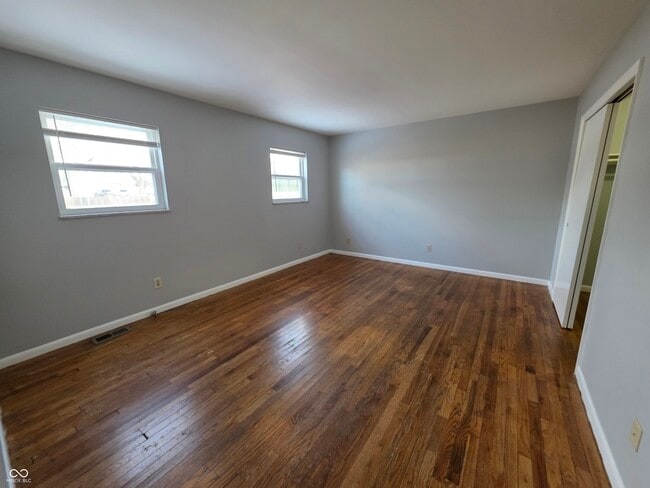 Building Photo - 6262 Eastridge Dr