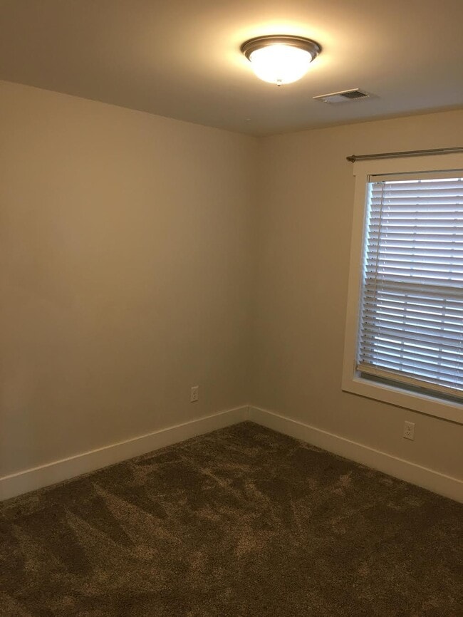 Building Photo - 27 Harrelson Ln