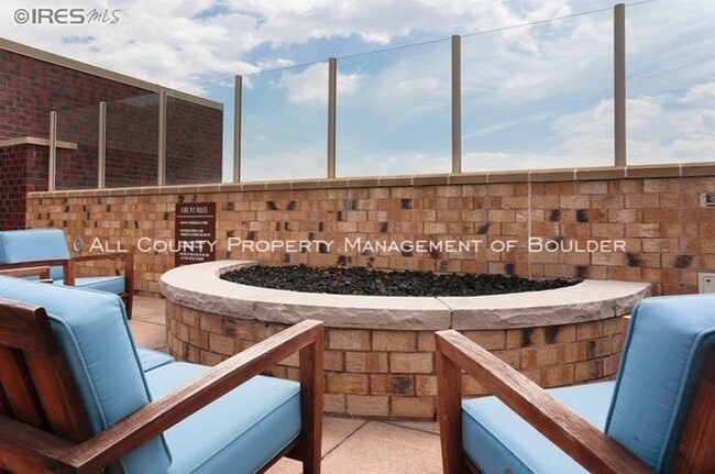 Building Photo - Enjoy Amazing Amenities at the Peloton!