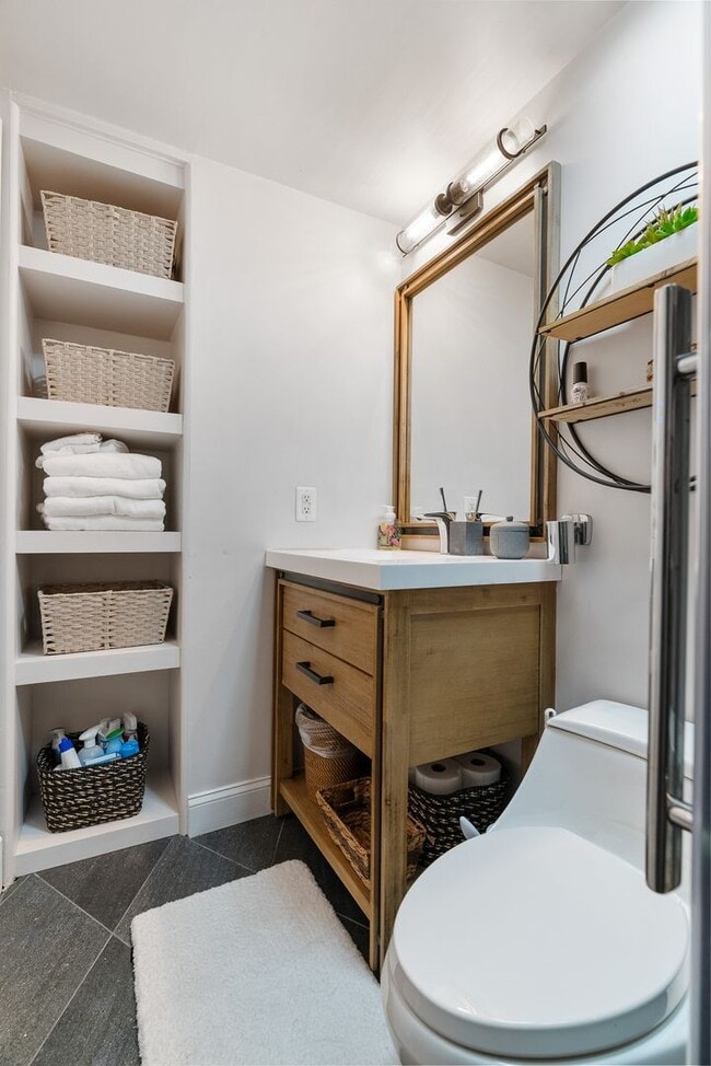 Building Photo - Stunning 2-Story Loft in the Heart of Downtown