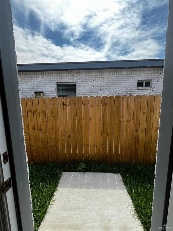 Building Photo - 14 Playa Dr