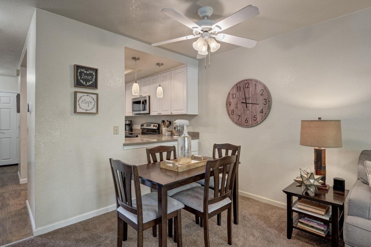 Building Photo - 1324 Chateau Cmn