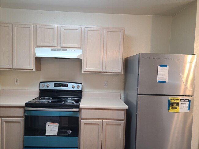 Building Photo - 806 Sagewood Trail
