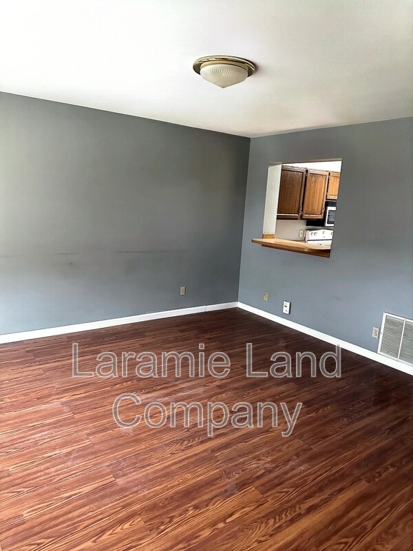 Building Photo - 1675 N 6th St