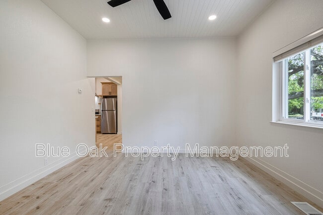 Building Photo - 1702 Laburnum Ave