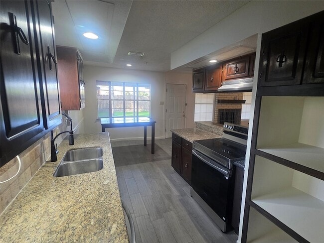 Building Photo - 11119 Sageburrow Dr