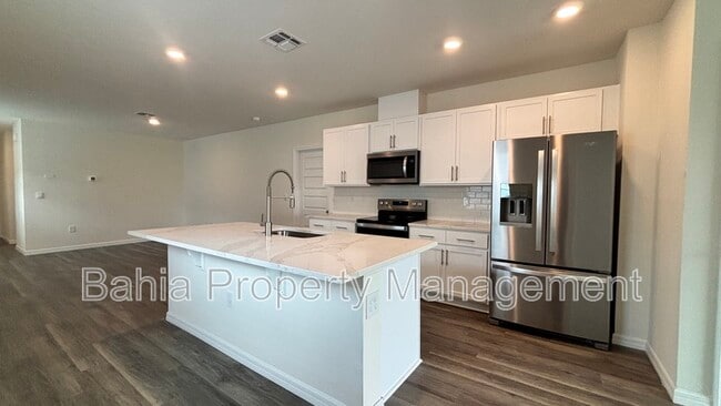 Building Photo - 1676 Hummingbird Rd