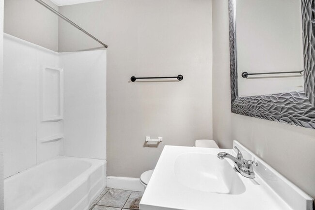 Building Photo - Beautifully Remodeled-3Bd, 1 and 1/2 Ba wi...