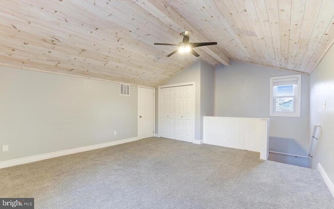 Building Photo - 236 E Juniper Ave