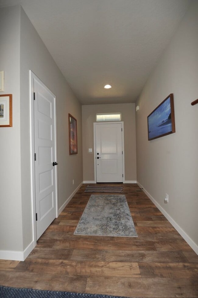 Building Photo - Gated Community in Soleil Parc/CDA Place