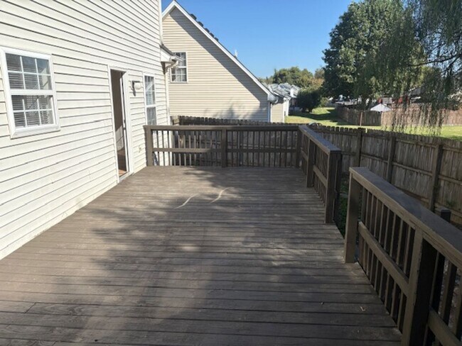 Building Photo - Murfreesboro-Cason Ln area 3BR/2BA+ Garage