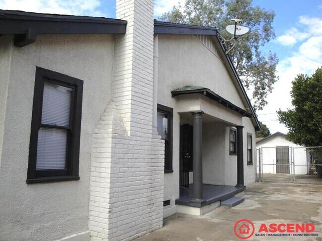 Building Photo - 212 Lincoln St
