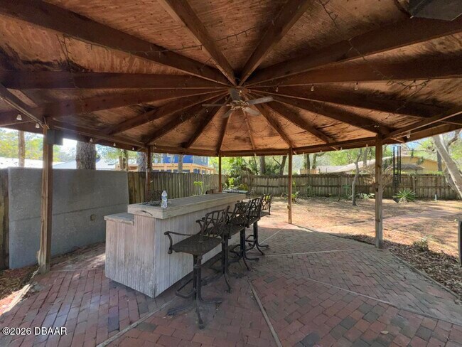 Building Photo - 190 Hidden Hills Dr