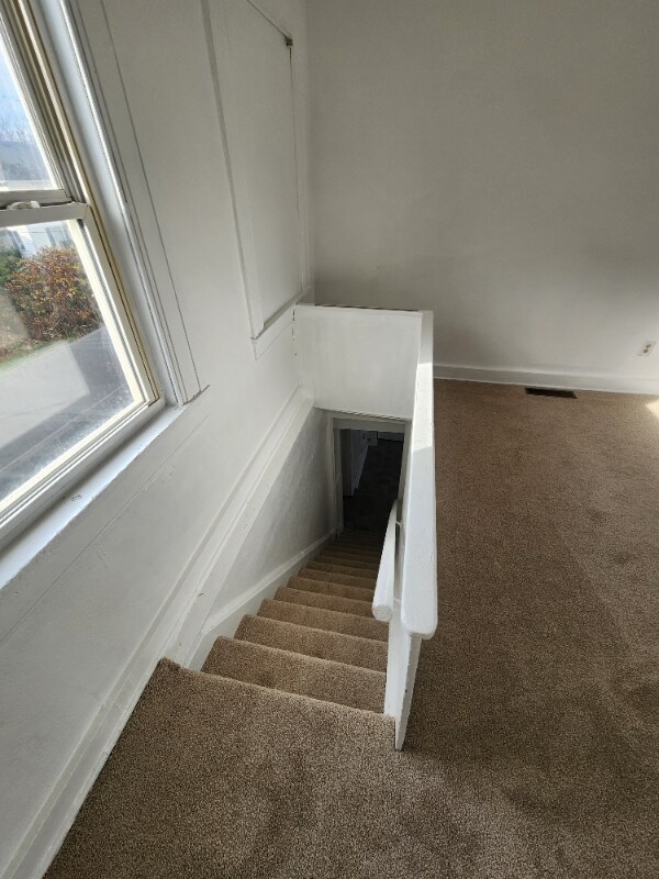 Building Photo - 518 New St