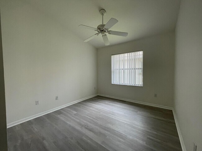 Building Photo - 22875 Barrister Dr