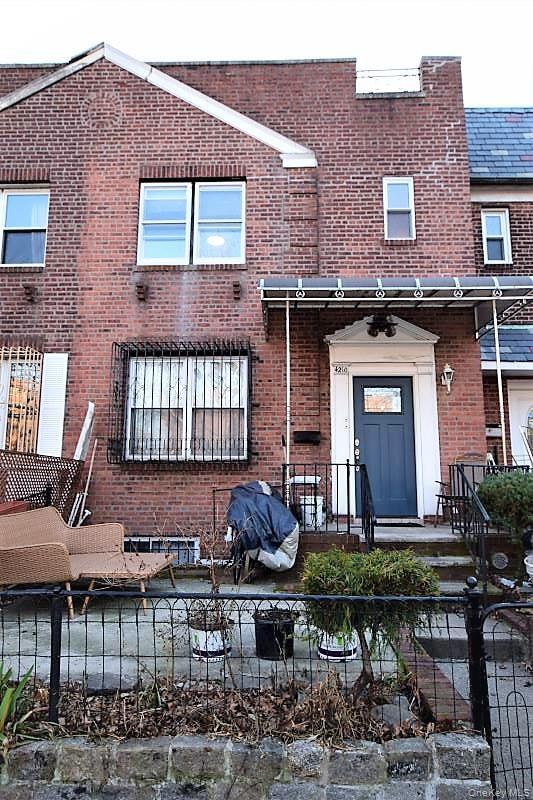 Building Photo - 42-10 50th Ave