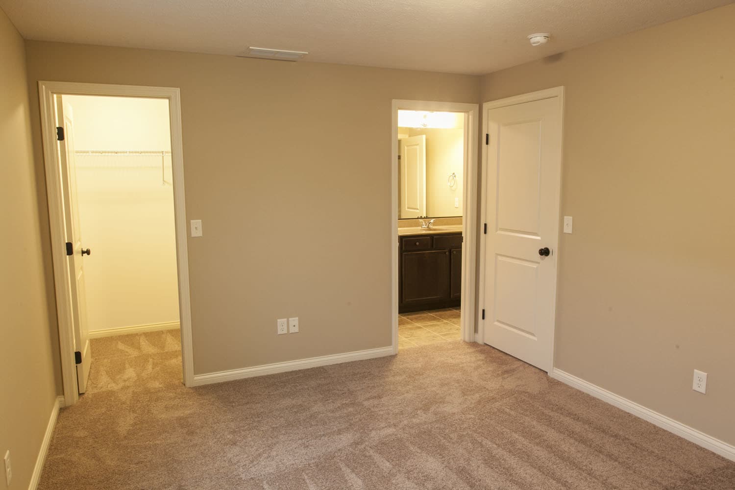 Basement Bedroom - 3612 Chardonnay Ct