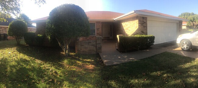 Building Photo - 4929 Reginald Dr