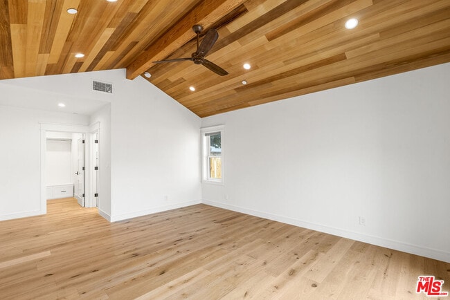 Building Photo - 420 N Frederic St