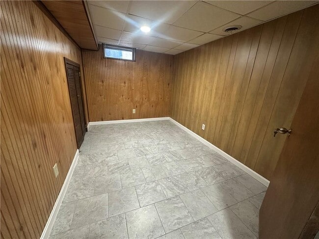 Building Photo - 65 Ingalls St