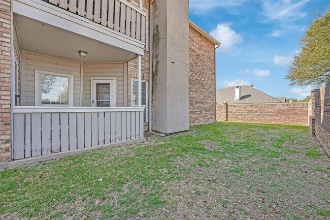 Building Photo - 1700 Amelia Ct