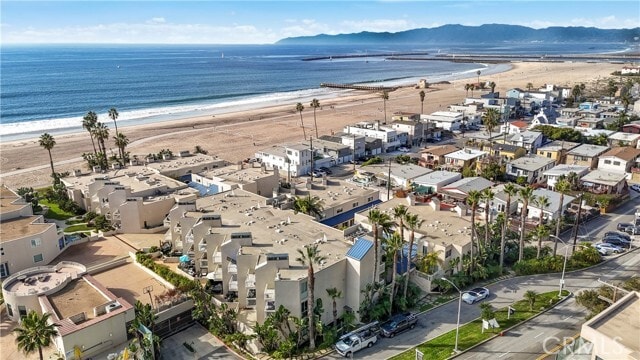 Building Photo - 7301 Vista Del Mar