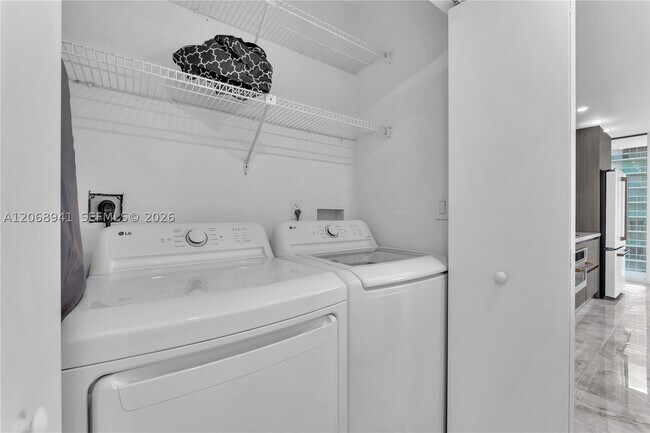 Building Photo - 19355 Turnberry Way