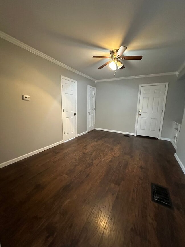 Building Photo - 1007 Lake Ave