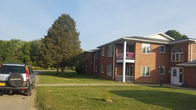 Primary Photo - 19 Eagle Dr