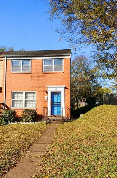 Building Photo - 644 N 5th St