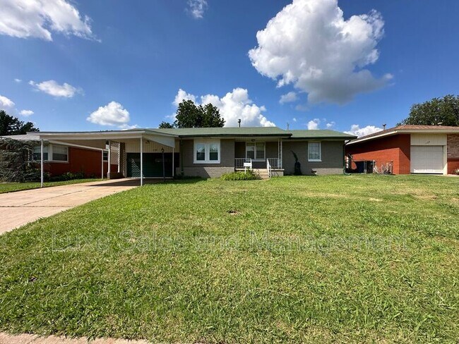 Building Photo - 133 W. Jarman Drive