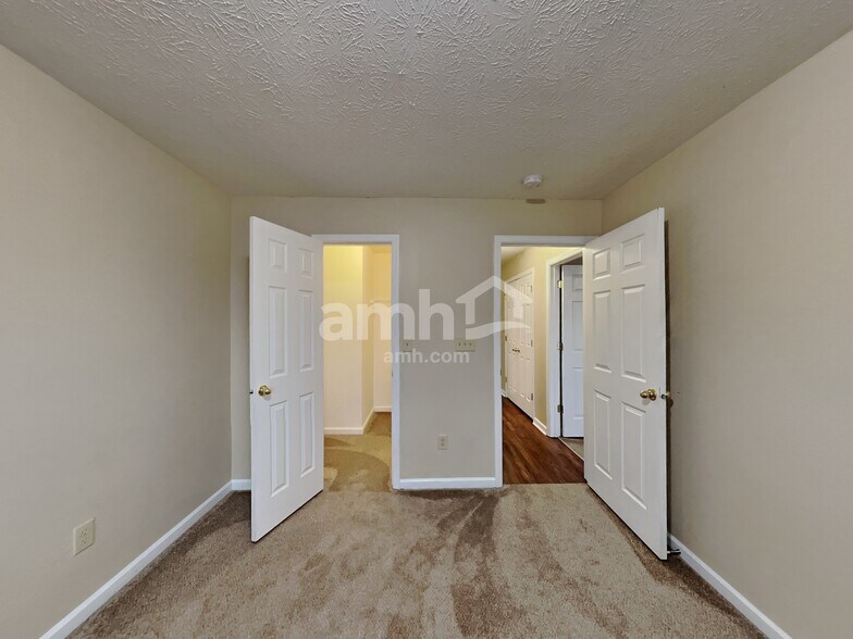 Building Photo - 796 Flying Sun Dr