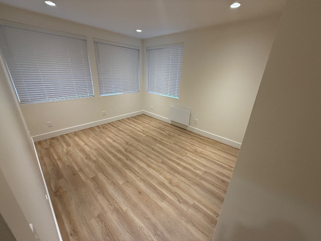 Building Photo - 849 Spring St