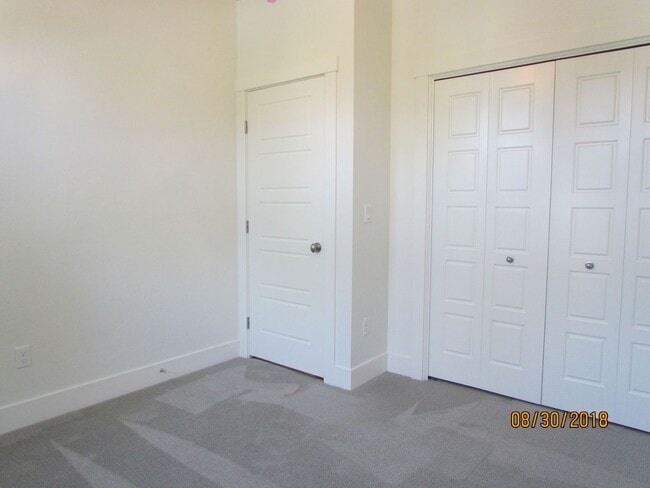 Building Photo - Beautiful 3 bed 2 bath in the popular Paramount community