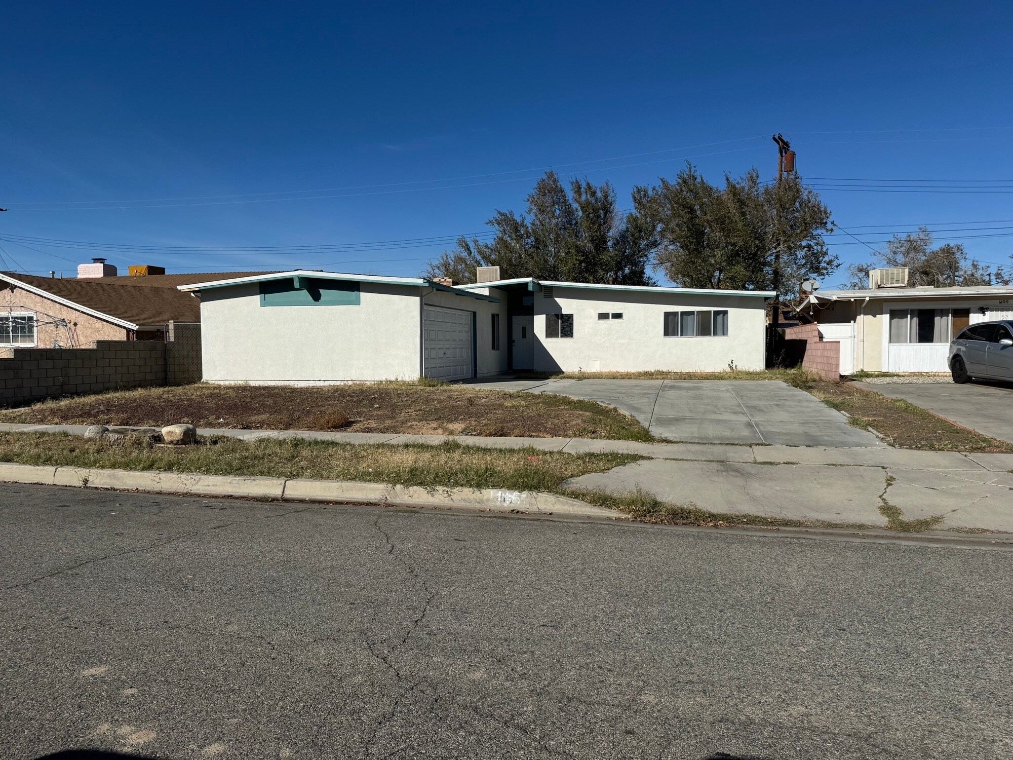 Building Photo - 1115 W Avenue H6